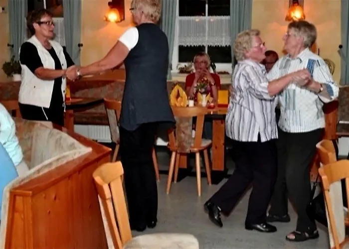 Pensjonat Zum Fuerstenthal 3*